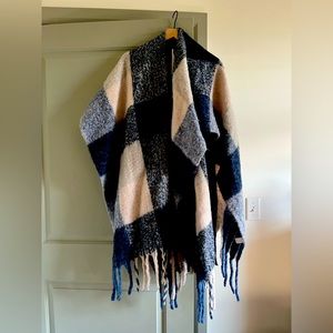 Big ass scarf!! 🦋